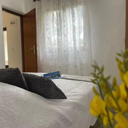 Miki, Okrug Gornji, Appartamento