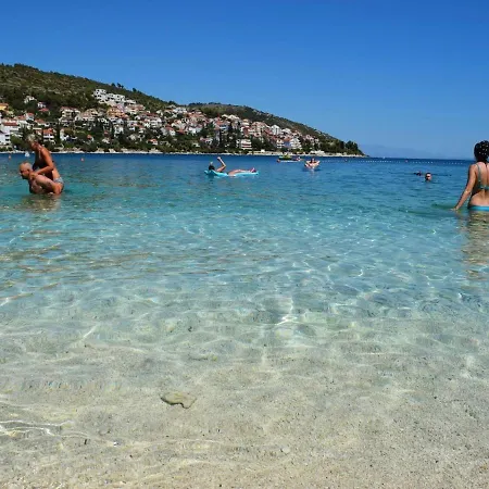 Miki, Okrug Gornji, Appartamento